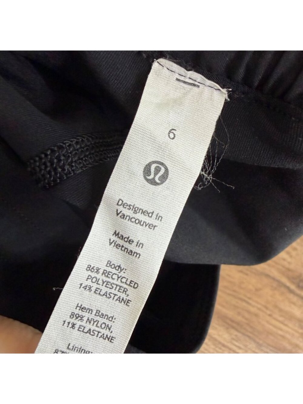 LULULEMON hotty hot high rise skirt in black size 6 - Picture 6 of 7